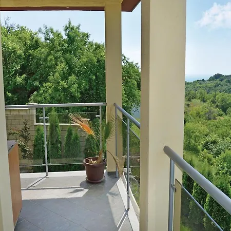 Three-bedroom Holiday In *