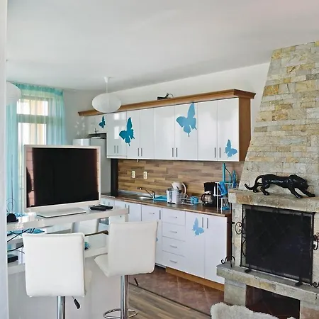 Three-bedroom Holiday In * Warna