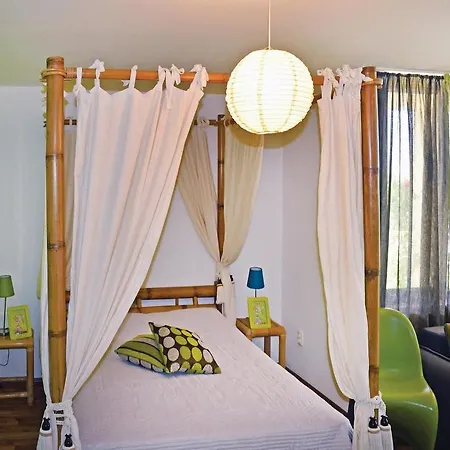 Three-bedroom Holiday In * Warna