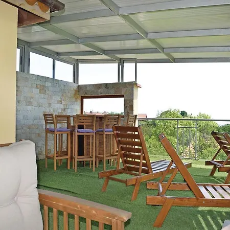 Three-bedroom Holiday In Casa vacanze