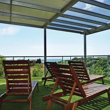 Three-bedroom Holiday In Varna
