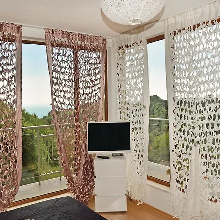 Three-bedroom Holiday In Warna
