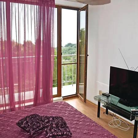 Three-bedroom Holiday In